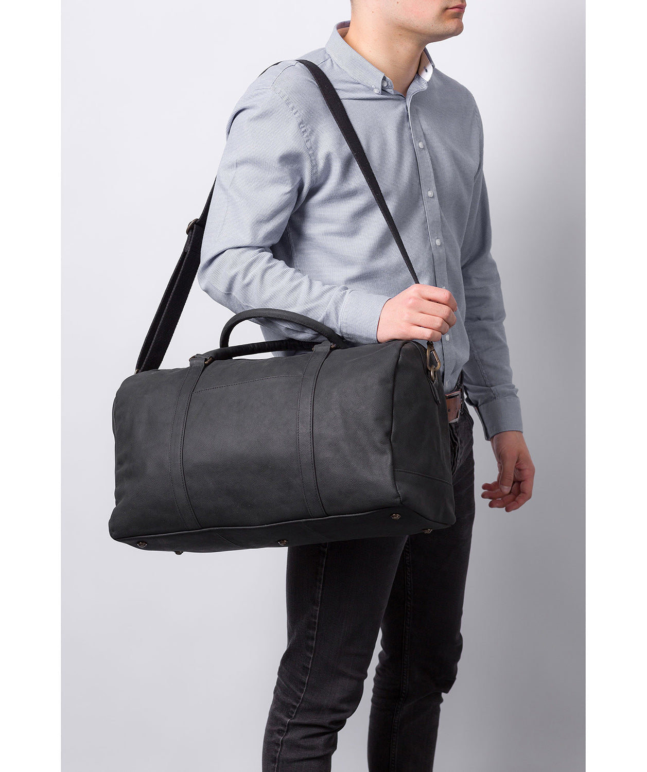 'Orton' Vintage Black Leather Holdall image 2