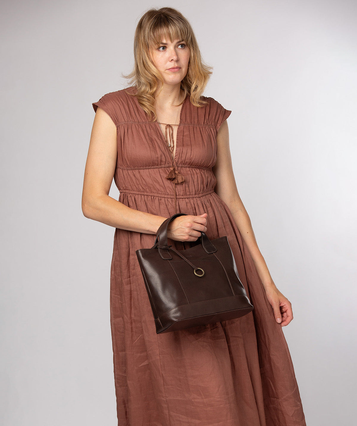 Conkca London Elm cocoa leather tote bag front view
