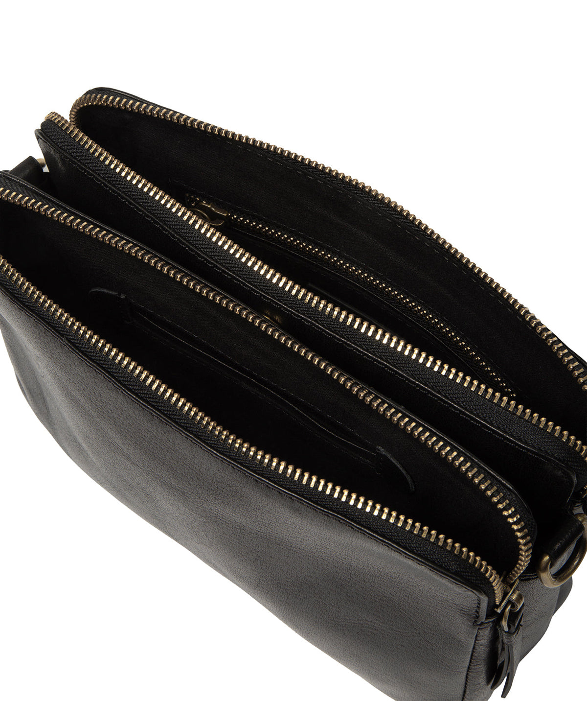Full bag display with strap extended to maximum length